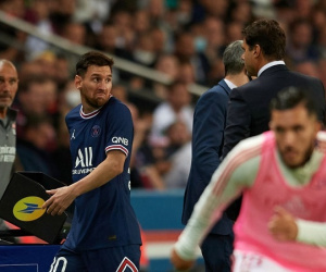 Messi tỏ thái độ bất mãn, từ chối bắt tay HLV Pochettino khi bị thay ra sớm