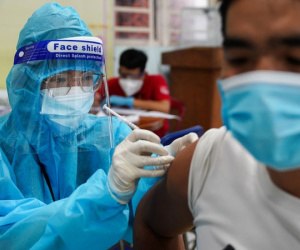 Việt Nam đã tiêm hơn 34 triệu liều vaccine COVID-19, số lượng mũi tiêm tại TP.HCM liên tục giảm