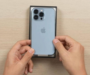 Unbox cả 4 mẫu iPhone 13, màu xanh sierra nhận được 'mưa' lời khen vì quá xuất sắc!