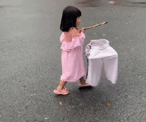 Dở khóc dở cười với bộ sưu tập đèn lồng tự chế mùa giãn cách, dân tình xin 'quỳ' vì khó thế mà cũng nghĩ ra được