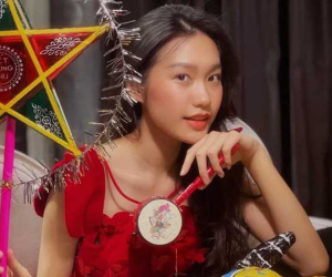 Không khí cõi mạng đêm Trung thu: Gái xinh vẫn nô nức đăng ảnh, tinh thần sống ảo bất diệt thật sự!