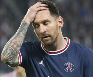 Messi chấn thương, nguy cơ lỡ đại chiến Champions League với Man City