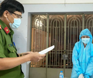 Con đánh cha tử vong vì… đi vệ sinh nhưng rửa tay trong thùng nước