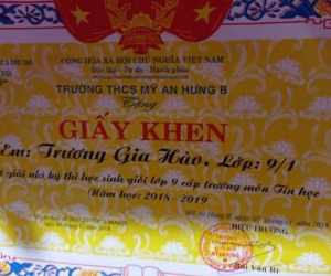 Con trai đạt giải Nhì học sinh giỏi bố mẹ tự hào khoe khắp xóm và sự thật 'động trời' bị che giấu suốt 3 năm