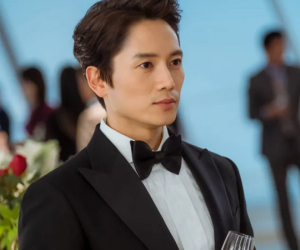 5 nam chính cực ngầu trên màn ảnh Hàn 2021: Gong Min vào vai đặc vụ, Joong Ki hóa thân thành mafia