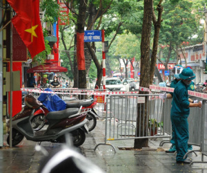Hà Nội: Một người đàn ông tại 'ổ dịch cũ' dương tính SARS-COV-2, tạm thời phong tỏa dãy phố kinh doanh vàng