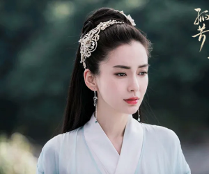 Angelababy bị dân mạng mỉa mai đóng dở mà chảnh khi tuyên bố: 'Ít có kịch bản nào khiến tôi xúc động'