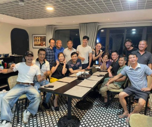 Đoàn phim Hương vị tình thân được 'sếp lớn' đến thăm, hội ba bà mẹ Sa - Xuân - Bích buồn vì không có mặt