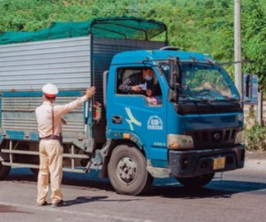 Test nhanh dương tính với SARS-CoV-2, một tài xế bỏ đi rồi trở lại với tên khác
