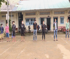 Tạm giữ 8 thanh thiếu niên nổ súng đuổi nhau náo loạn đường phố