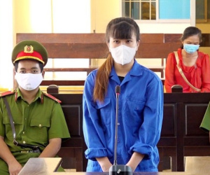 Nữ nhân viên giả chữ ký, lập hồ sơ khống lừa tiền của công ty
