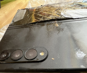 Ghi nhận trường hợp Galaxy Z Fold3 bốc cháy đầu tiên, người dùng có nên lo lắng hay không?