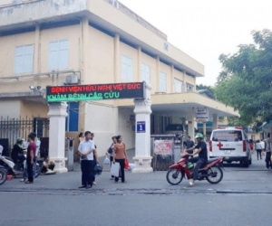 KHẨN: Tìm người đã đến toà nhà trong Bệnh viện Việt Đức nhiều ngày qua