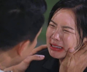Nửa đêm em chồng xách một cái túi đến nhà tôi, vừa ngó nhìn, tôi đã giật mình run sợ