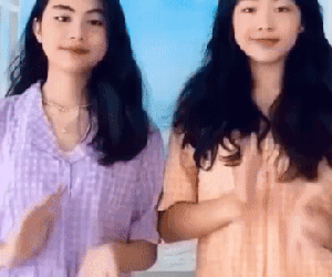 Mặc đồ bộ cũng giật spotlight cõi mạng, không ai làm lại hai ái nữ nhà MC Quyền Linh