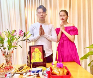 Vợ chồng Khánh Đơn lập di ảnh viếng NS Phi Nhung tại nhà, xót xa khi nhớ về đàn chị thân thiết