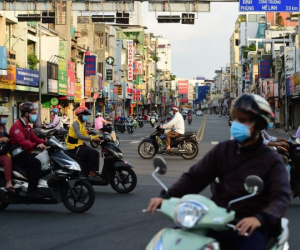 TP.HCM: Người khỏi bệnh hoặc đã tiêm 1 mũi vắc xin có thể được ra đường