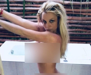 Cả triệu người đang trố mắt nhìn vào bộ ảnh khỏa thân 100% của Britney Spears: 'Cháy' quá rồi!!!