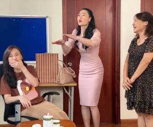 Hương vị tình thân: Tung ảnh buổi quay cuối, bà Xuân khiến dân tình mê mẩn vóc dáng thon gọn, chị Sâm hé lộ thời điểm đóng máy