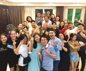 Hương vị tình thân đóng máy, bà Xuân khác lạ vẫn xinh nổi bật, Diệp thả tóc suýt không nhận ra, Long - Nam quá đẹp!