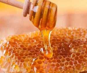 Không phải mật ong, đây mới là thứ được lấy ra từ tổ ong vừa giúp trị bệnh lại làm đẹp vô cùng hiệu quả mà nhiều người không hay biết
