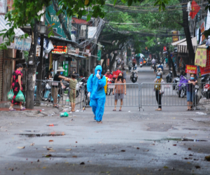 Hà Nội: Phong tỏa nơi ở của ca F0 là nhân viên Bệnh viện Việt Đức và một cửa hàng liên quan ở Thành Công