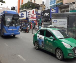 TP.HCM hoạt động trở lại xe buýt, ô tô công nghệ, taxi từ ngày 5/10