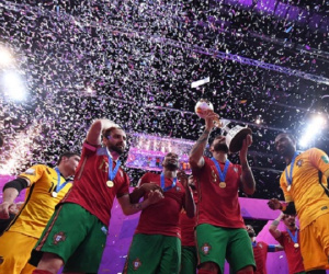 Nhận thẻ đỏ đầy ngớ ngẩn, Argentina gục ngã trước Bồ Đào Nha tại chung kết World Cup