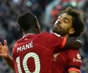 Klopp vung nắm đấm, Guardiola đập mạnh tay, dàn siêu sao 'lên thần' ở Anfield
