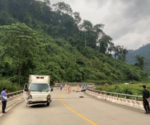2 mẹ con tử vong thương tâm trên đường chạy xe máy về quê tránh dịch