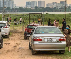 Lập các chốt kiểm soát ra bãi bồi chân cầu Vĩnh Tuy sau vụ cả nghìn người rủ nhau cắm trại