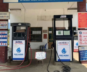 Treo biển 'về ăn cơm' nghỉ không bán hàng, cửa hàng xăng dầu bị phạt 10 triệu đồng