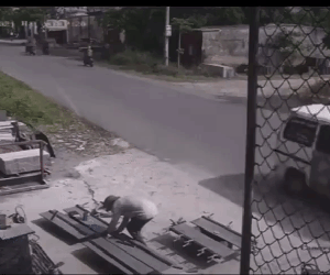 CSGT lên tiếng về clip đi sau xe ô tô của Nam Ok: 'Không có chuyện truy đuổi, chỉ là tình cờ'