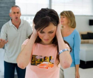 Bố mẹ đẻ cho 2 tỷ góp xây nhà bên chồng nhưng vẫn bị mẹ chồng dọa đuổi ra ngoài đường