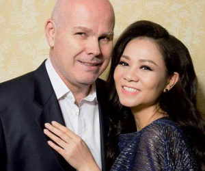Chồng hơn 20 tuổi của Thu Minh: Đề nghị kết hôn ngay lần thứ 2 hẹn hò, sau 10 năm vẫn buộc dây giày cho vợ