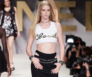 BST Chanel xuân hè 2022: Mê hoặc mọi tín đồ thời trang bằng style thập niên 80