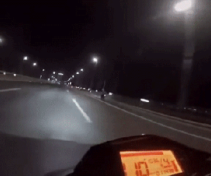 Phóng xe hơn 100km/h trên cầu Nhật Tân, phượt thủ nhận cái kết khiến tất cả kinh hãi