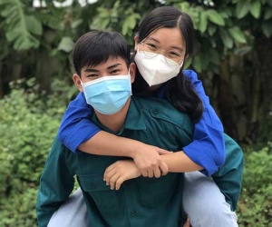 Nữ tình nguyện viên nhận lời tỏ tình khi đang là F0