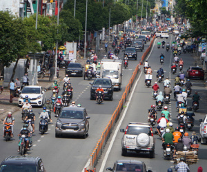 Sài Gòn nhộn nhịp trở lại, nhiều tuyến đường kẹt xe giờ cao điểm