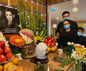 Con gái Phi Nhung có chia sẻ đầu tiên sau khi nhận tro cốt của mẹ từ nghệ sĩ Việt Hương