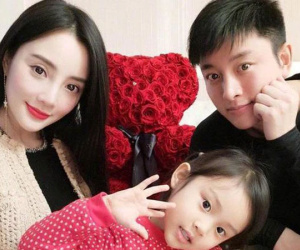 Sau 2 năm ly hôn, Giả Nãi Lượng chính thức tái hợp với Lý Tiểu Lộ, thậm chí còn bị bắt gặp hẹn hò công khai?