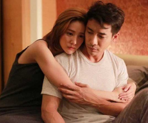 Vợ 'biến chất' khiến chồng tuyệt vọng để lại đơn ly hôn rồi bỏ đi, sau 1 tuần bất ngờ quay về mà anh phải òa khóc nhìn 1 thứ trong phòng ngủ
