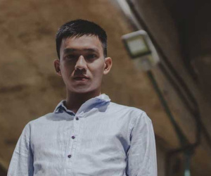 Mỗi tháng đưa vợ 30 triệu mà khi con ốm, nhà chẳng còn xu nào, tôi chất vấn thì cô ấy mở ngăn tủ để lộ thứ bên trong khiến tôi chết lặng