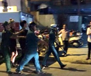 Xông vào quậy phá, tát 2 vợ chồng chủ quán, bắt tặng 2 chiếc đồng hồ rồi bỏ đi