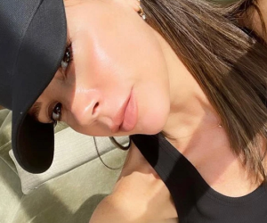 Victoria Beckham dưỡng da tuổi 47: 'Nhất kiến chung tình' với loại kem dưỡng bôi cả sáng lẫn tối