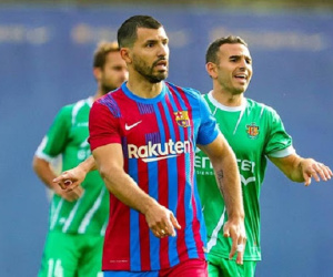 Aguero nổ súng ngay trận đầu khoác áo Barca