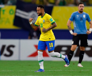 Neymar cùng hàng công thăng hoa, Brazil vùi dập Uruguay