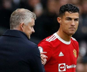 Ronaldo làm căng đòi đá liên tục, Solskjaer phản ứng gắt