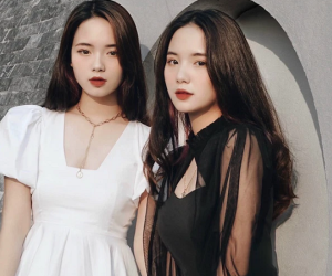 Khui ảnh cặp sinh đôi 2K2 hot rần rần mùa khai giảng 3 năm trước: Nhan sắc thăng hạng trông thấy, body sexy vạn người mê