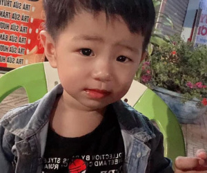 Dòng chia sẻ của mẹ bé trai 2 tuổi mất tích ở Bình Dương khiến nhiều người xót xa: 'Ba ngày ba đêm rồi, con nhớ ba mẹ lắm rồi...'